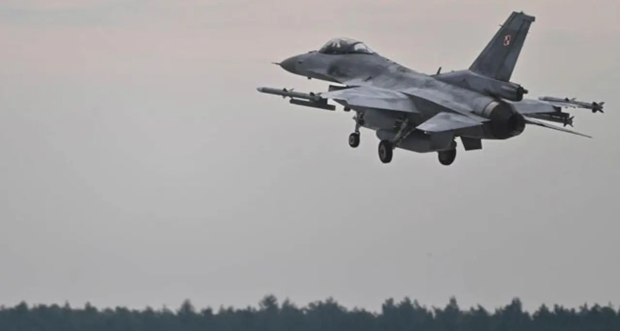 Guerra in Ucraina, nuovo allarme in Polonia: in volo i jet Nato\n