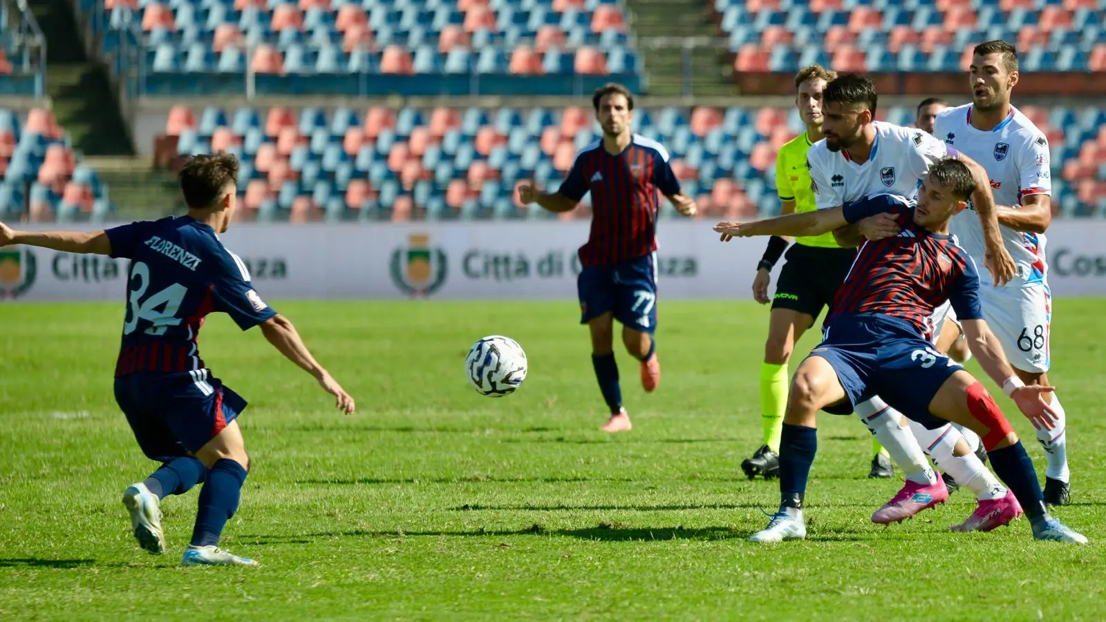 Azione di Cosenza-Catania (foto Spina - Cosenza Channel)