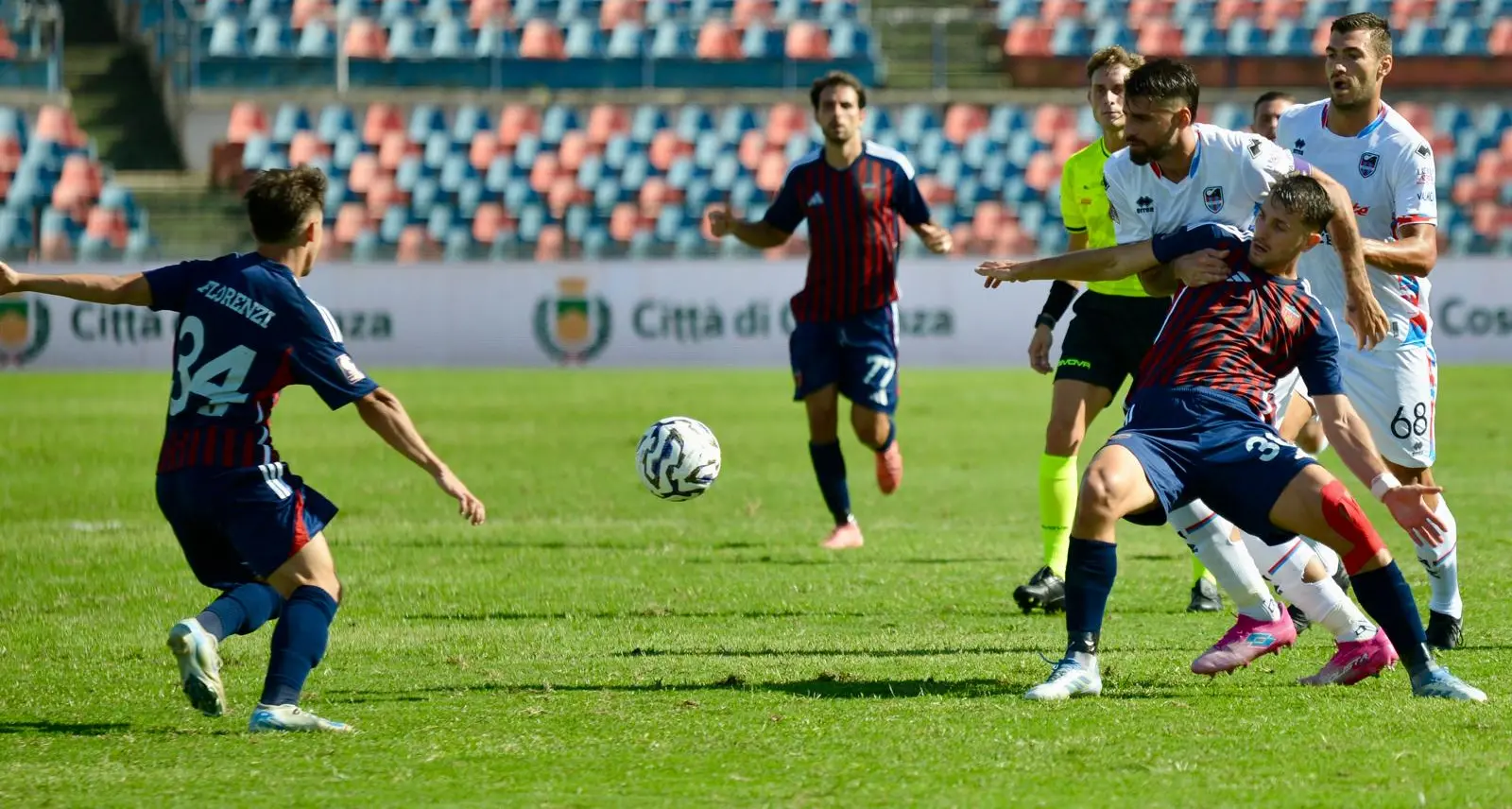Cosenza, il calendario: Catania e Bari subito, poi Crotone a novembre\n