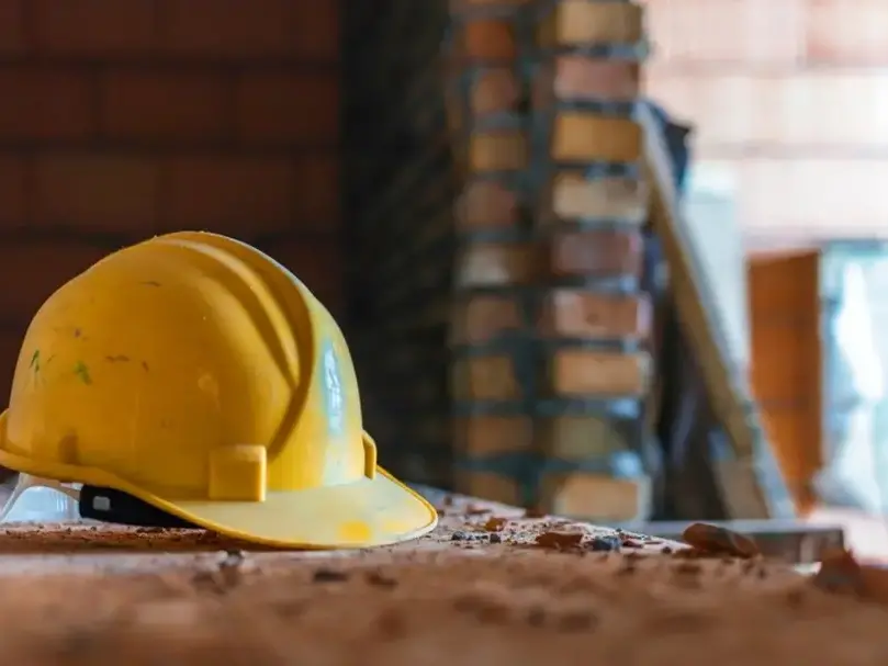 L’Italia dei cantieri e delle strade killer: 781 morti sul lavoro nel 2025