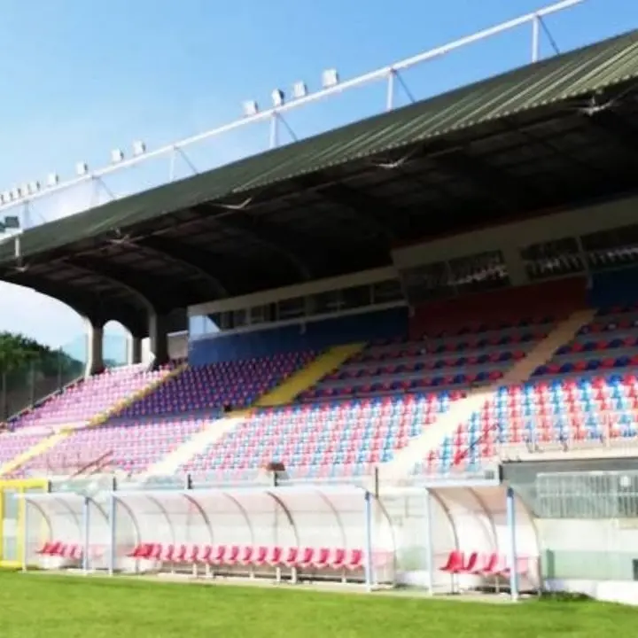 Stadio di Vibo\u00A0“inagibile”, il Comune corre ai ripari dopo l’abbattimento di un chiosco abusivo\n