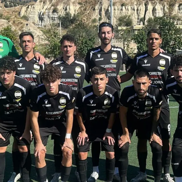 Promozione B, la Pro Pellaro resiste (con un uomo in meno) al Gioiosa Ionica. Aquilino: «Solo applausi ai miei ragazzi»\n