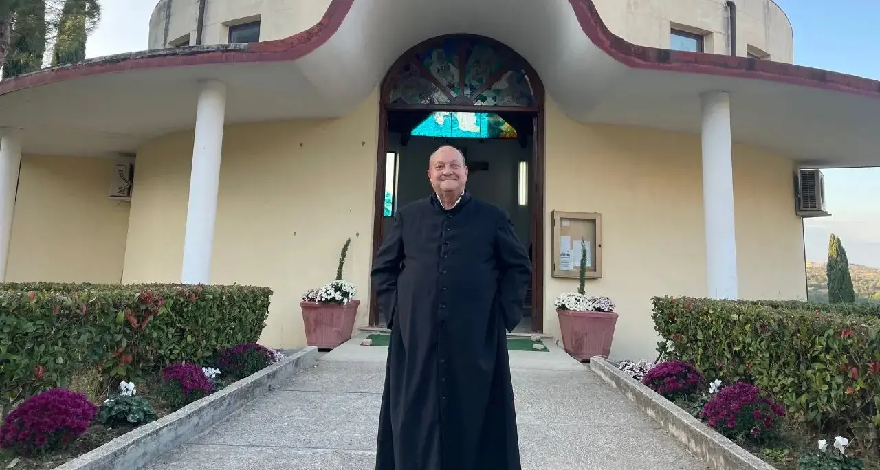 Si è spento Don Pierino, storico cappellano del cimitero di Cosenza