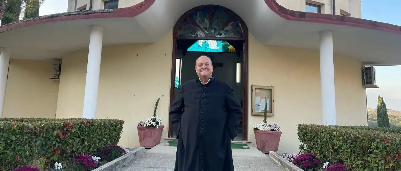 Si è spento Don Pierino, storico cappellano del cimitero di Cosenza