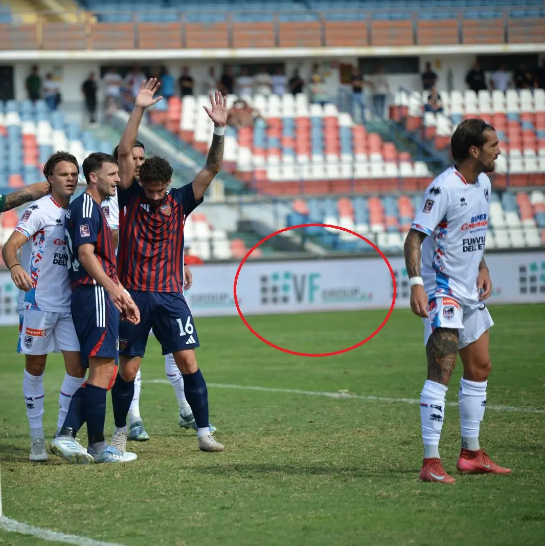 Cosenza Calcio, con Oliva trattative interrotte ma sbuca lo sponsor VF Group