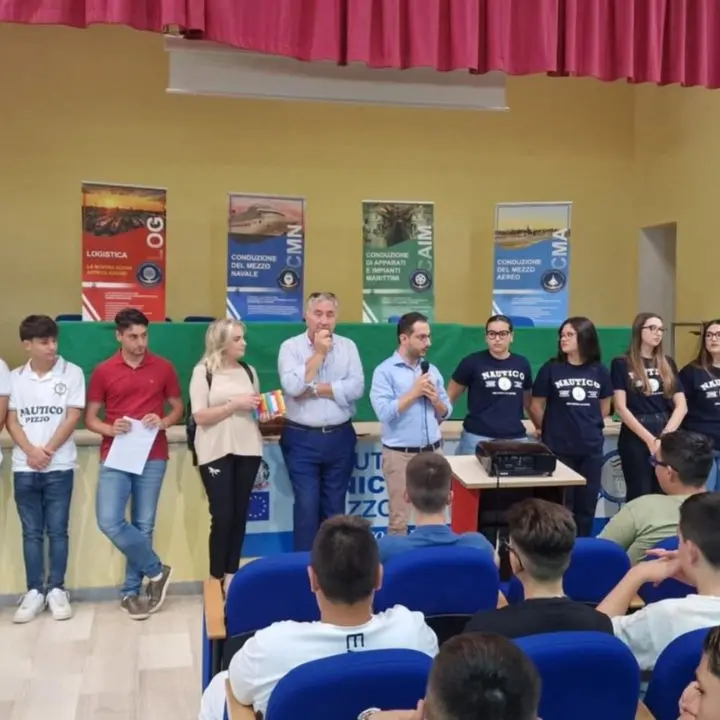 Pizzo, il Nautico molla gli ormeggi e gonfia le vele: inizia il nuovo anno scolastico nell’Istituto considerato un’eccellenza calabrese\n