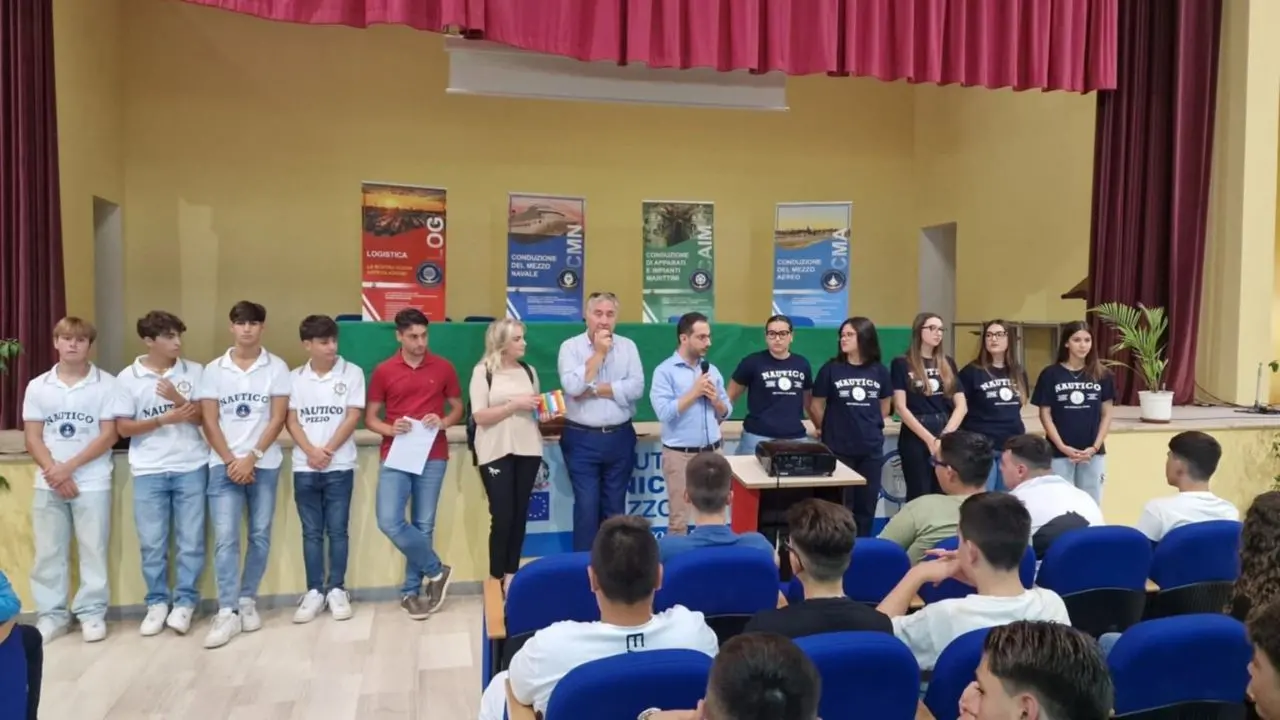 Pizzo, il Nautico molla gli ormeggi e gonfia le vele: inizia il nuovo anno scolastico nell’Istituto considerato un’eccellenza calabrese\n