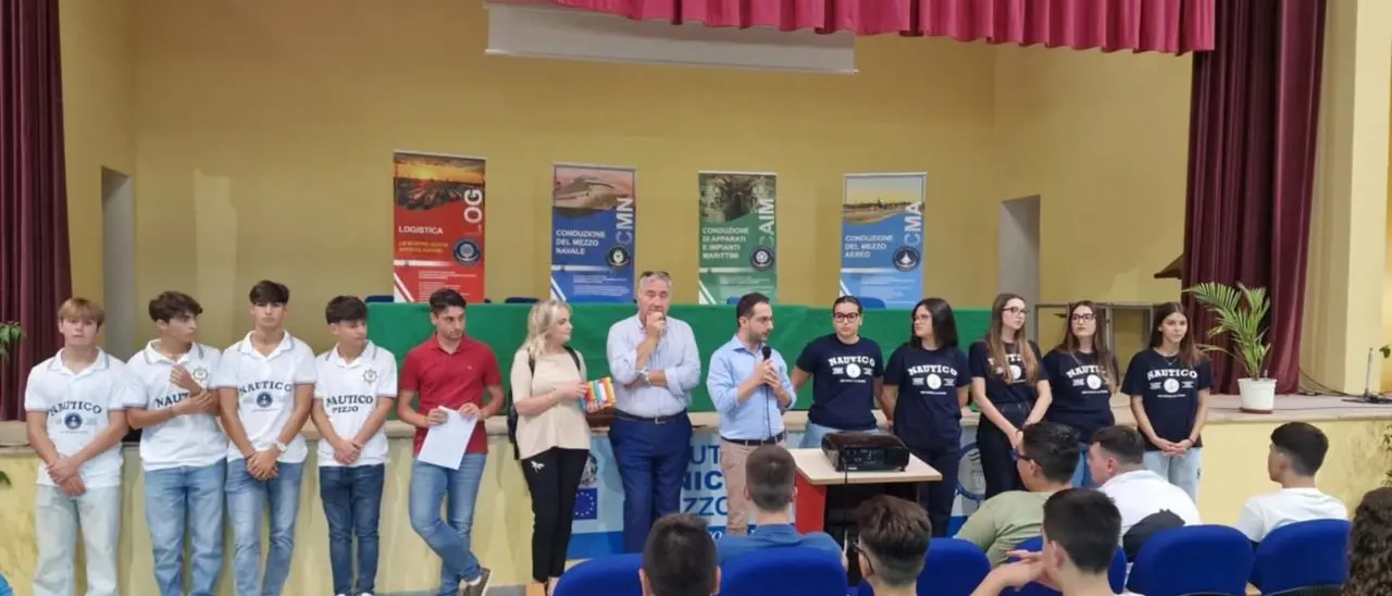 Pizzo, il Nautico molla gli ormeggi e gonfia le vele: inizia il nuovo anno scolastico nell’Istituto considerato un’eccellenza calabrese\n