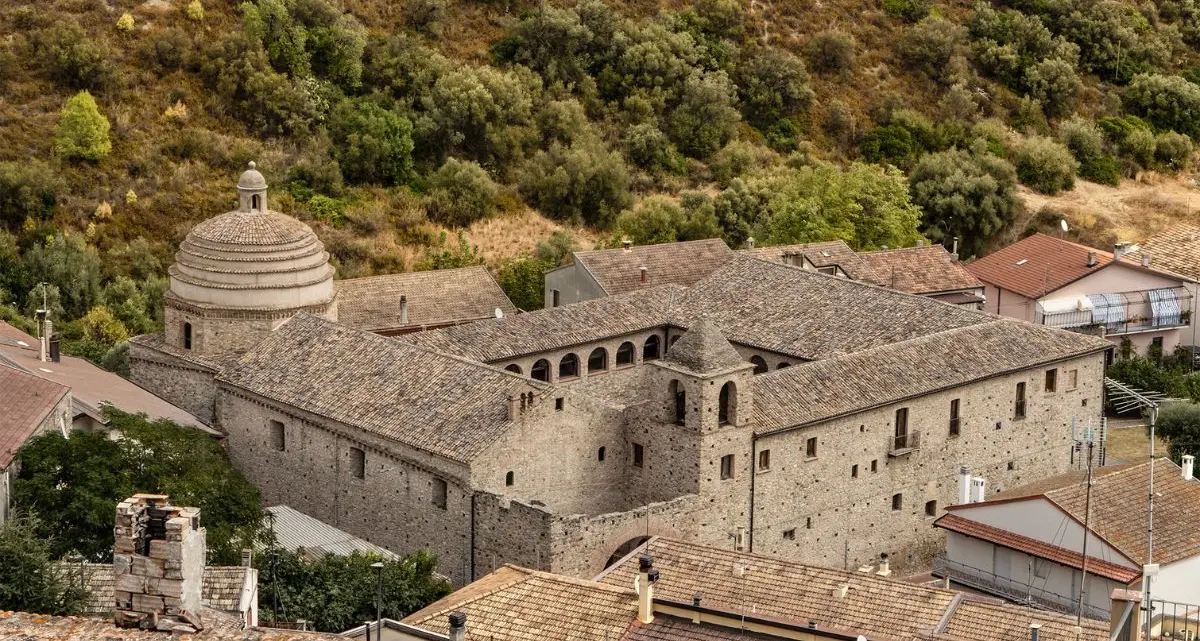 Rocca Imperiale, chiuso dopo 30 anni il caso del Monastero e dell’area sport danneggiati da una frana\n