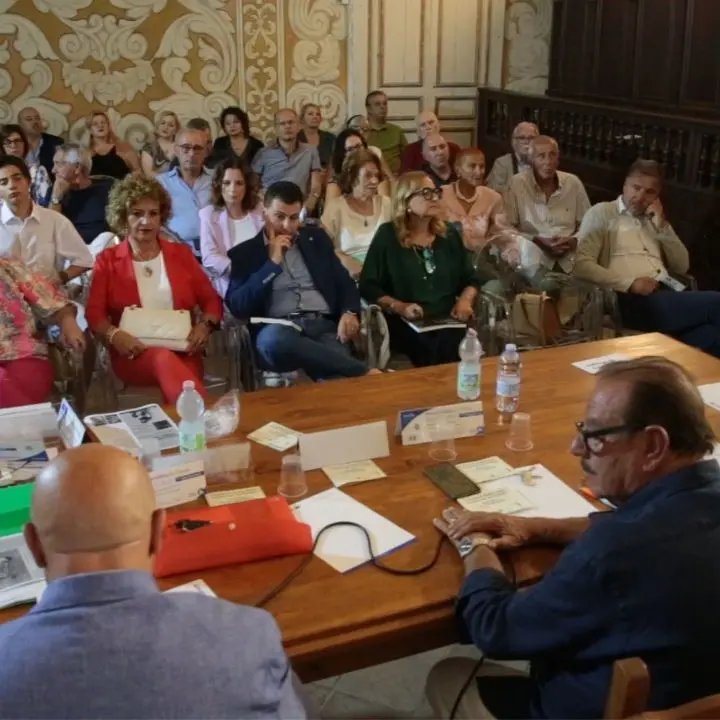 Tropea, presentato il libro con gli scritti inediti dell’archeologo Achille Solano sulle Grotte di Zungri