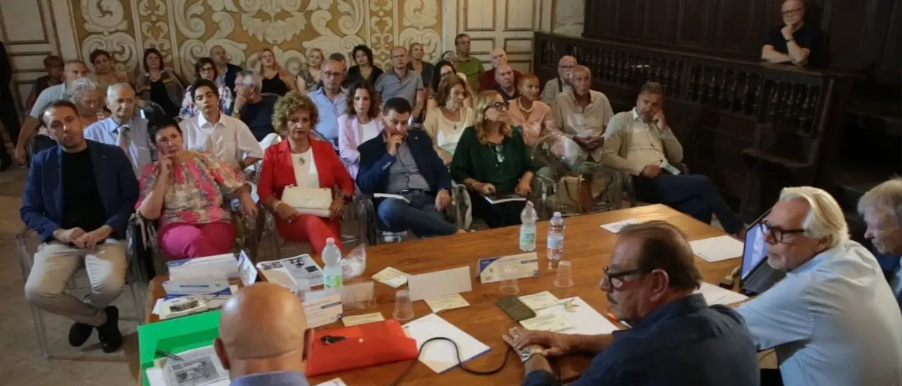 Tropea, presentato il libro con gli scritti inediti dell’archeologo Achille Solano sulle Grotte di Zungri