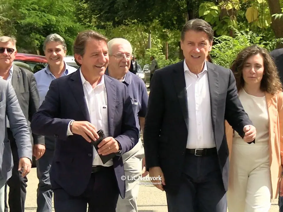 Conte e Tridico a Soriano: «Qui la destra ha smantellato una sanità che funzionava. E l’ospedale di comunità ancora non si vede»
