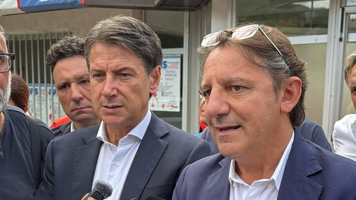 Conte e Tridico all'ospedale di Soriano: «Occhiuto già complice con Scopelliti quando chiudevano gli ospedali»