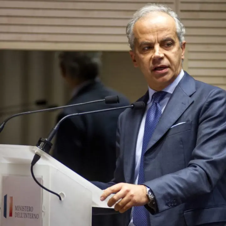 Ponte sullo Stretto, Piantedosi: «Opera di grande valore strategico. Tentativi criminali? Li fermeremo»\n