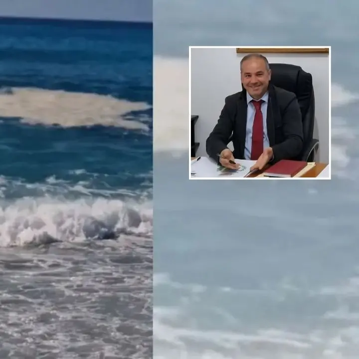 Mare sporco a Zambrone, il presidente del Consiglio comunale: «Tutto falso, qui è sempre bellissimo». La nostra replica\n