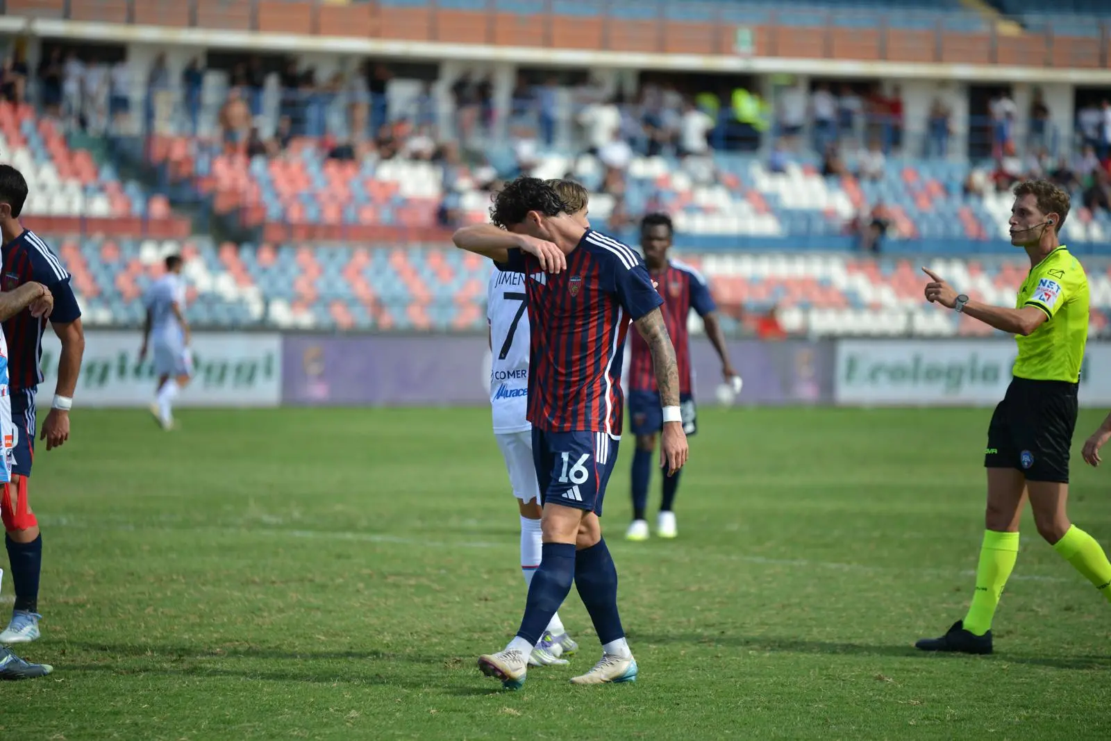 Cosenza, il dato sui cartellini: i rossoblù la squadra più “cattiva” del campionato\n