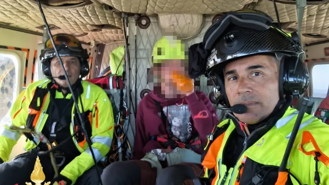 Si perde nei boschi del Pollino, escursionista salvato dai vigili del fuoco -Video