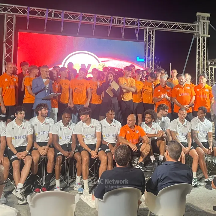 A Reggio la festa neroarancio e tanta voglia di vincere con\u00A0la Redel Pallacanestro Viola\u00A0\n