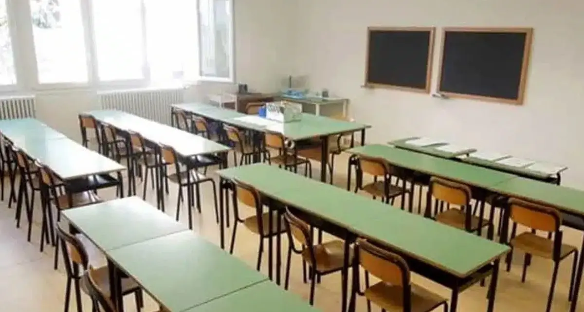 Scuola secondaria di I grado in provincia di Cosenza: irregolarità nelle classi di concorso di\u00A0Italiano, Storia e Geografia\u00A0\n