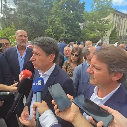 Regionali, Conte attacca Occhiuto: «Gesto di grande arroganza dimettersi per forzare le elezioni»\n