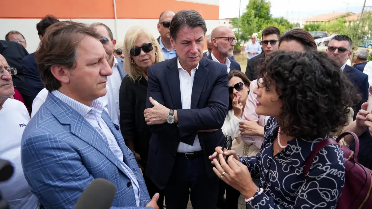 Conte fa tappa a Reggio: «In Calabria sanità pubblica disastrata, ovunque emerge un grido di dolore»