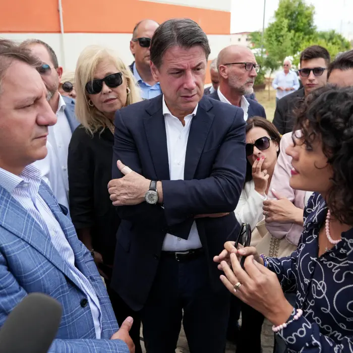 Conte fa tappa nel Reggino: «In Calabria sanità pubblica disastrata, ovunque emerge un grido di dolore»\n