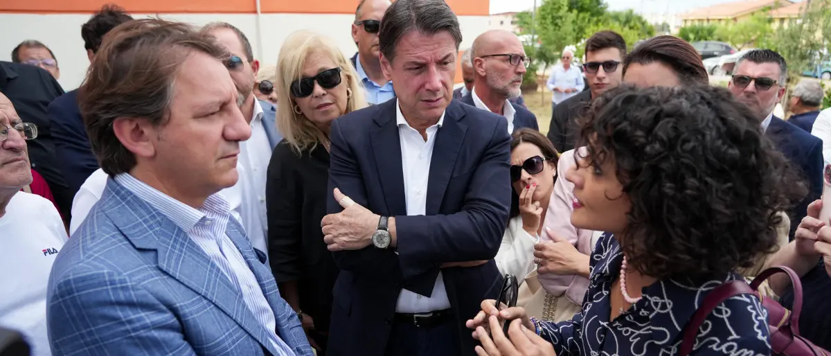 Conte fa tappa nel Reggino: «In Calabria sanità pubblica disastrata, ovunque emerge un grido di dolore»\n