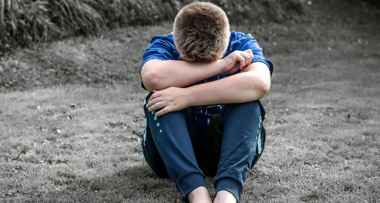 Bullismo, il parroco di Seminara ricorda il 14enne Paolo Mendico e ai ragazzi dice: «Parlate, non siete soli»\n