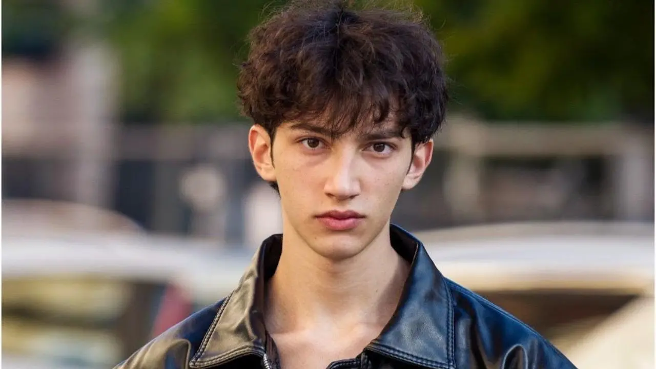 Il giovane talento vibonese Matteo Ferrara protagonista sul palco del Reggio Film Festival 2025\n
