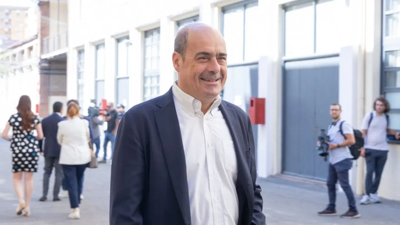 Nicola Zingaretti a Serra San Bruno accanto a Luigi Tassone per sostenere la sfida del centrosinistra verso le elezioni regionali\n