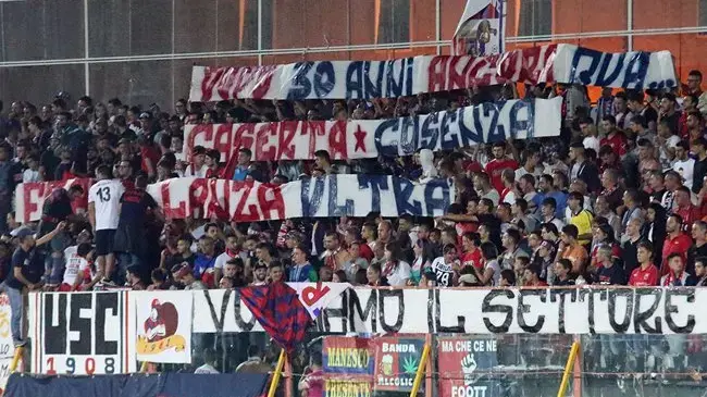 “Caserta Cosenza nessuna differenza”: sabato di nuovo insieme le due tifoserie amiche\n