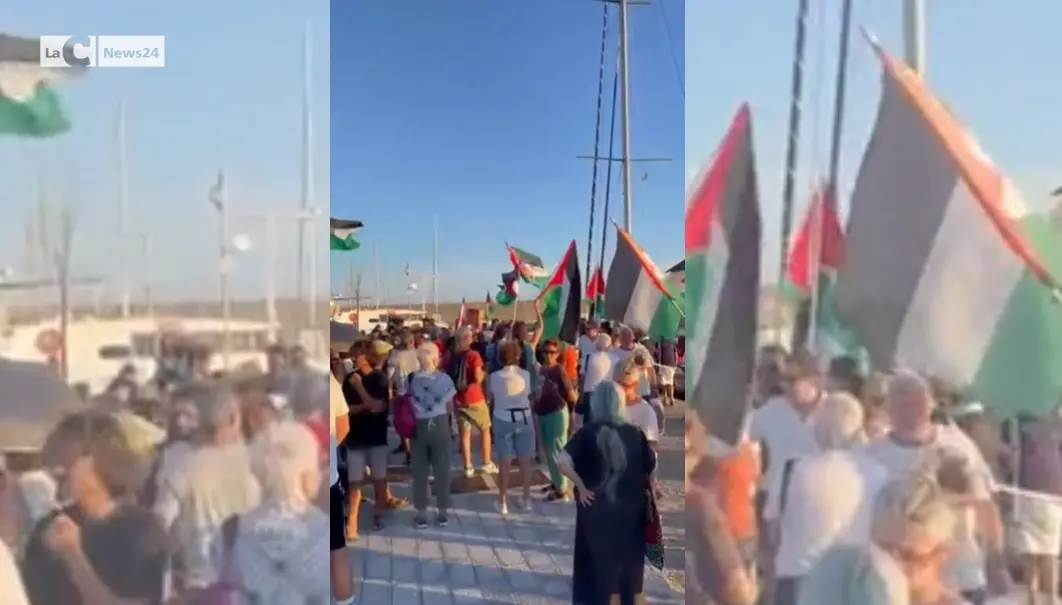 A Roccella la nave Brucaliffo diretta a Gaza