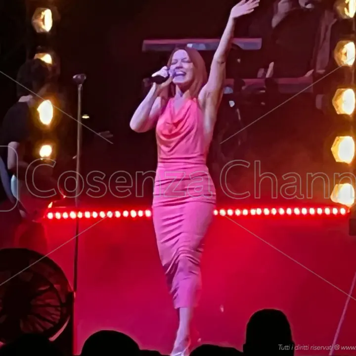Hit, cover e Sanremo: Noemi apre il Settembre Rendese coi fuochi d’artificio