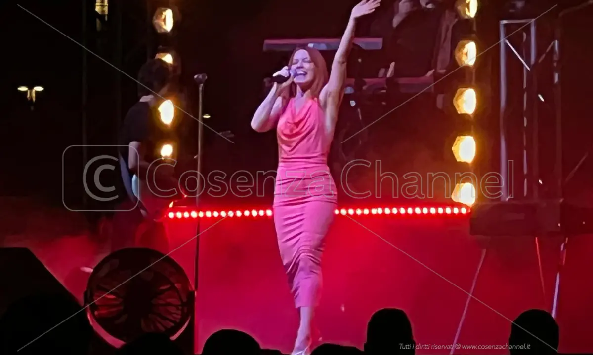 Hit, cover e Sanremo: Noemi apre il Settembre Rendese coi fuochi d’artificio