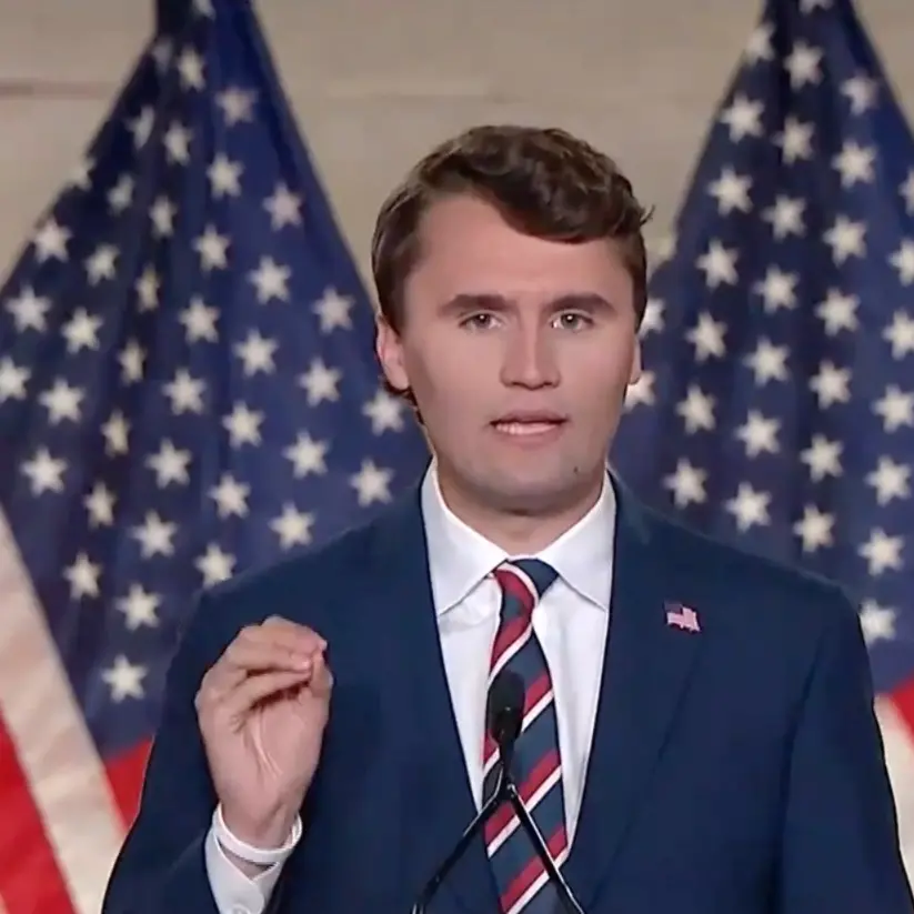 La morte di Charlie Kirk e la grande confusione:\u00A0dietro alla guerra degli opposti un unico progetto\n