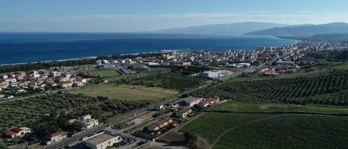 Insieme per difendere il territorio,\u00A0 appuntamento in località Giovino di Catanzaro per una giornata dedicata alla raccolta dei rifiuti\n