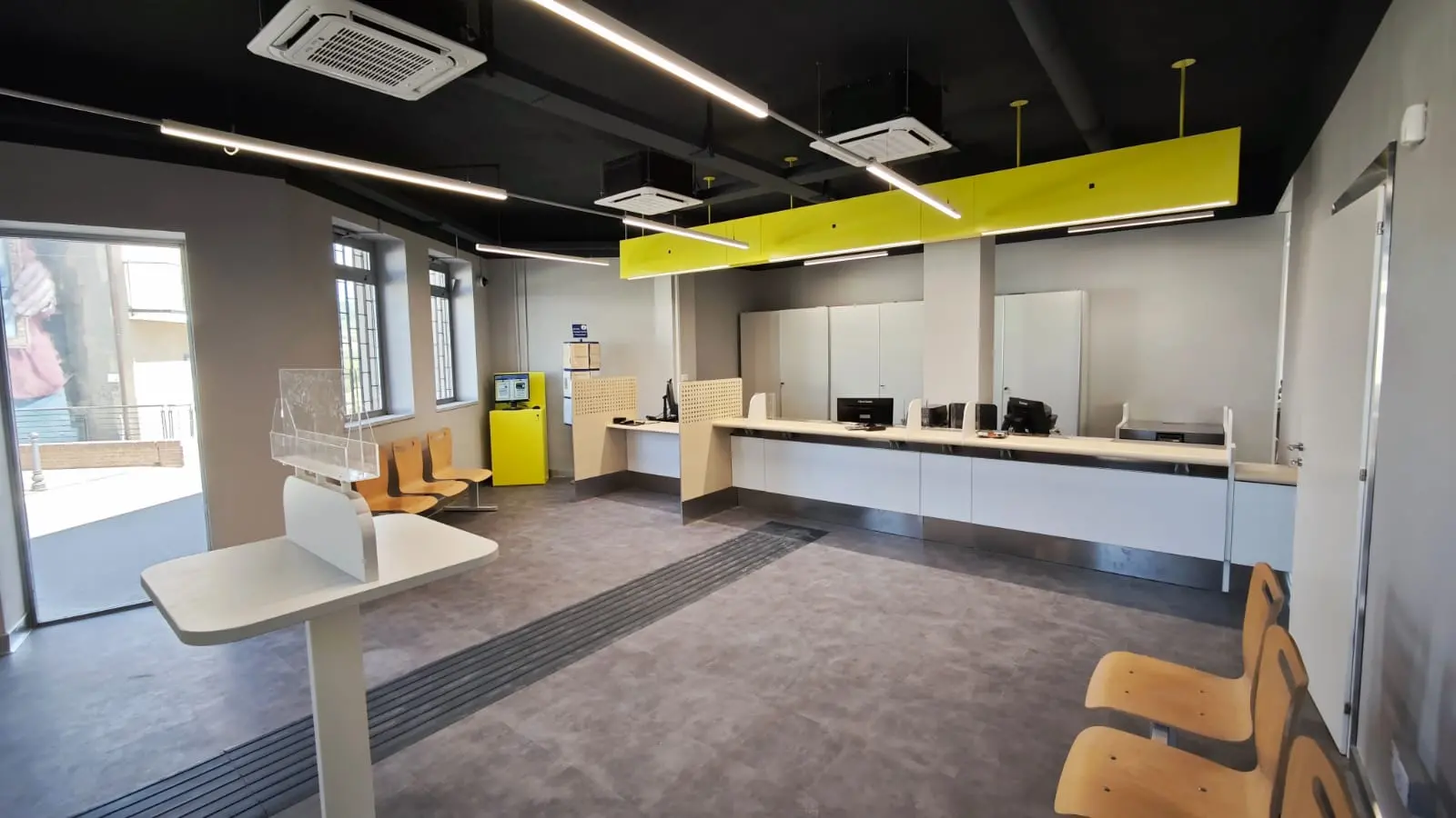 Santa Sofia d’Epiro, dopo il restyling riapre l’ufficio postale\n