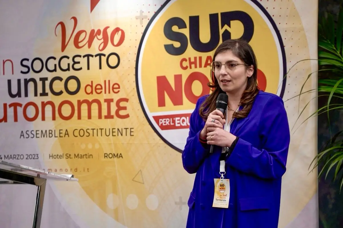 Tridico sfotte gli animalisti pro Occhiuto, Castelli: «Una bassezza che da lui\u00A0non mi aspettavo»