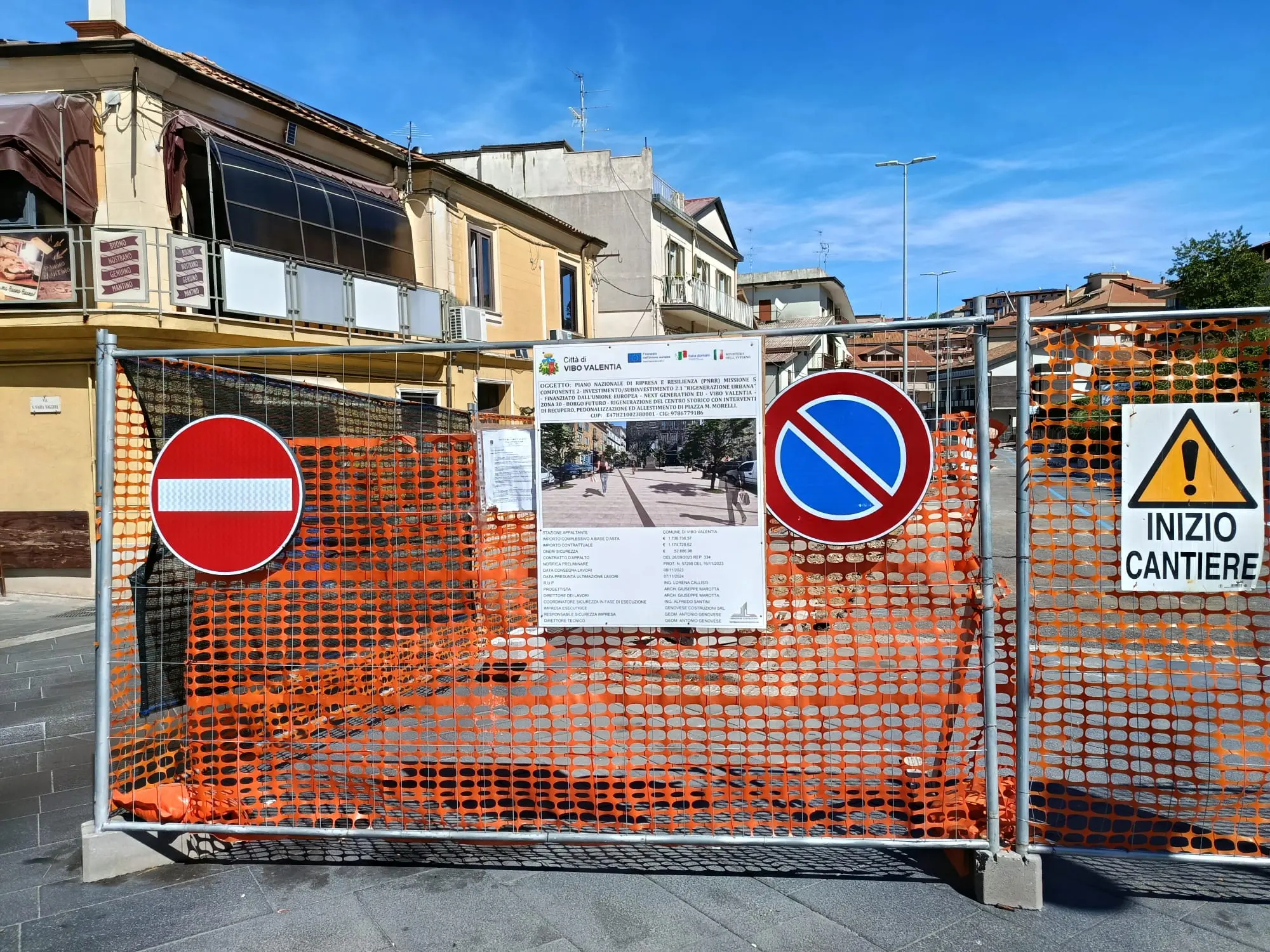 Vibo\u00A0(ancora) ostaggio dei cantieri, lavori a rilento e commercianti sempre più esasperati:\u00A0«Clienti spariti» –\u00A0VIDEO\n