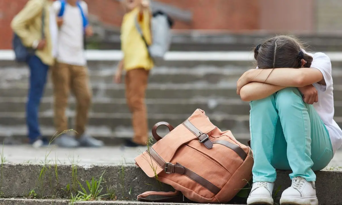 «Mia figlia bullizzata a scuola, è una persecuzione sistematica»: la denuncia di una mamma nella Locride\n