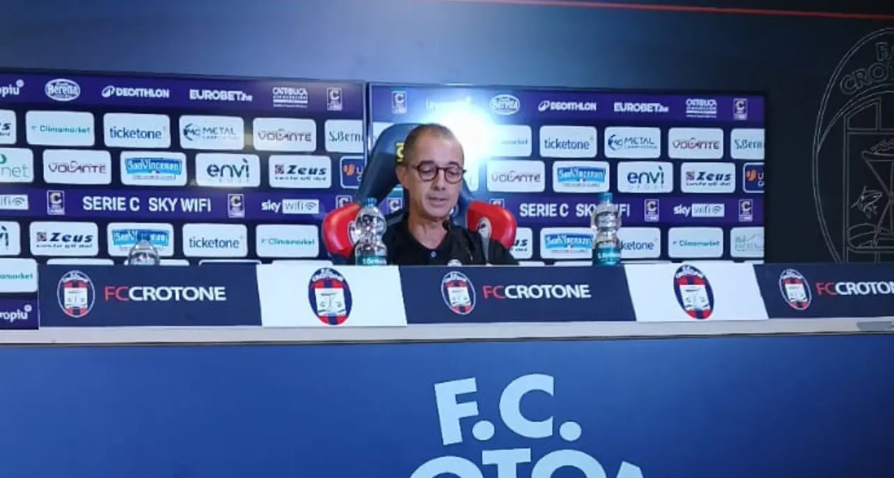 Verso Crotone-Siracusa, Longo alla vigilia: «Solidarietà alla società, noi pensiamo solo al campo»\n