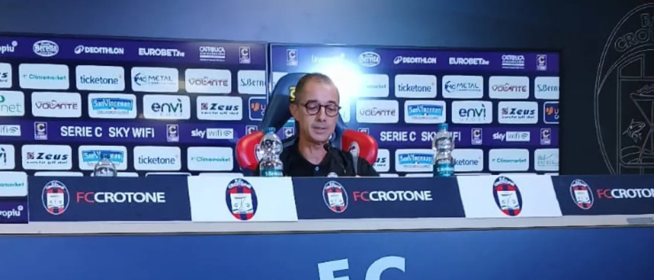 Verso Crotone-Siracusa, Longo alla vigilia: «Solidarietà alla società, noi pensiamo solo al campo»\n