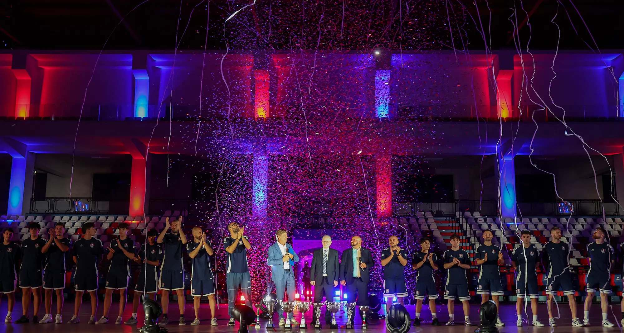 Pirossigeno Cosenza, successo per la notte\u00A0rossoblù: futsal e basket in passerella davanti a oltre 500 persone\n