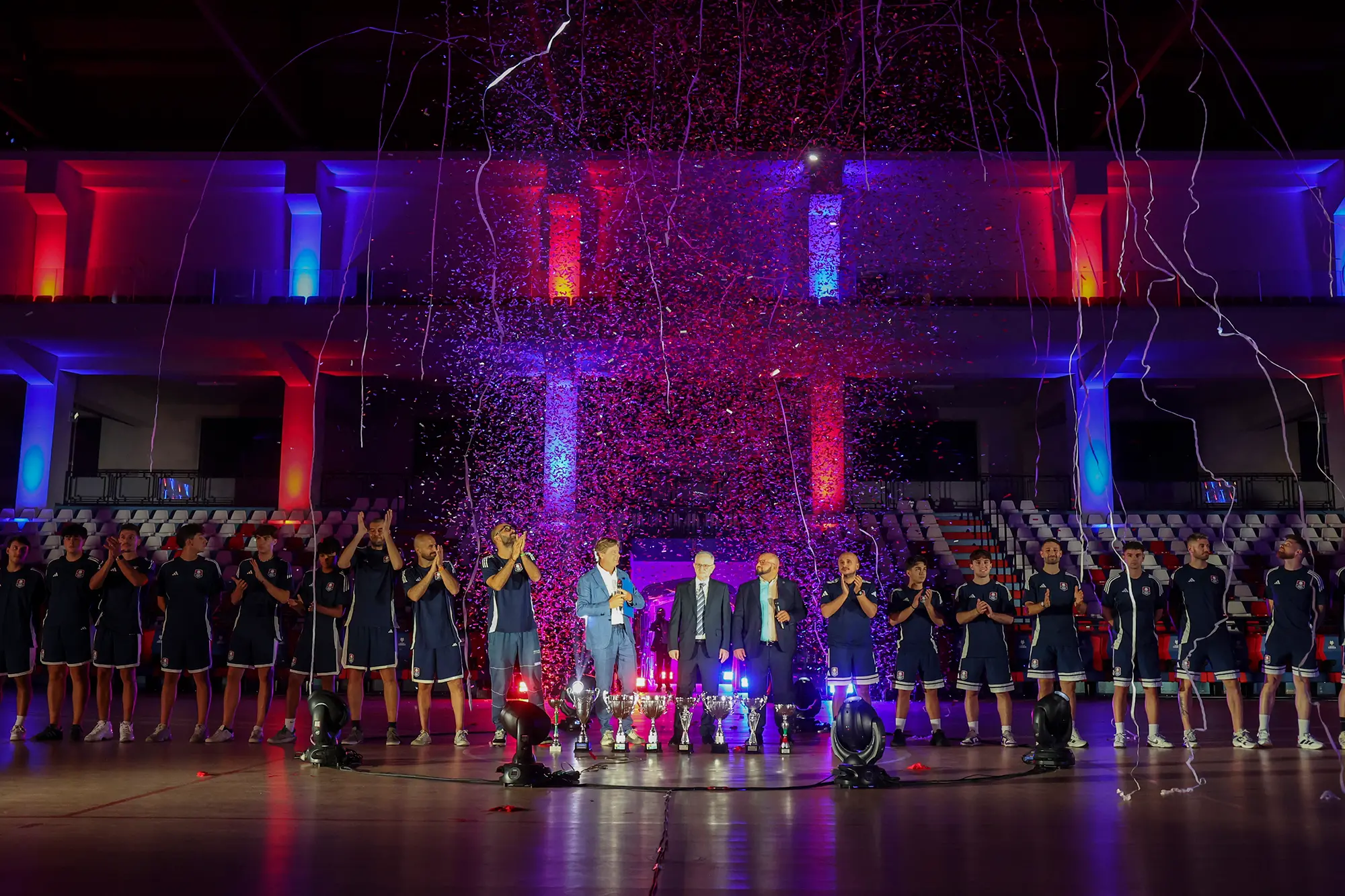 Pirossigeno Cosenza, successo per la notte\u00A0rossoblù: futsal e basket in passerella davanti a oltre 500 persone\n