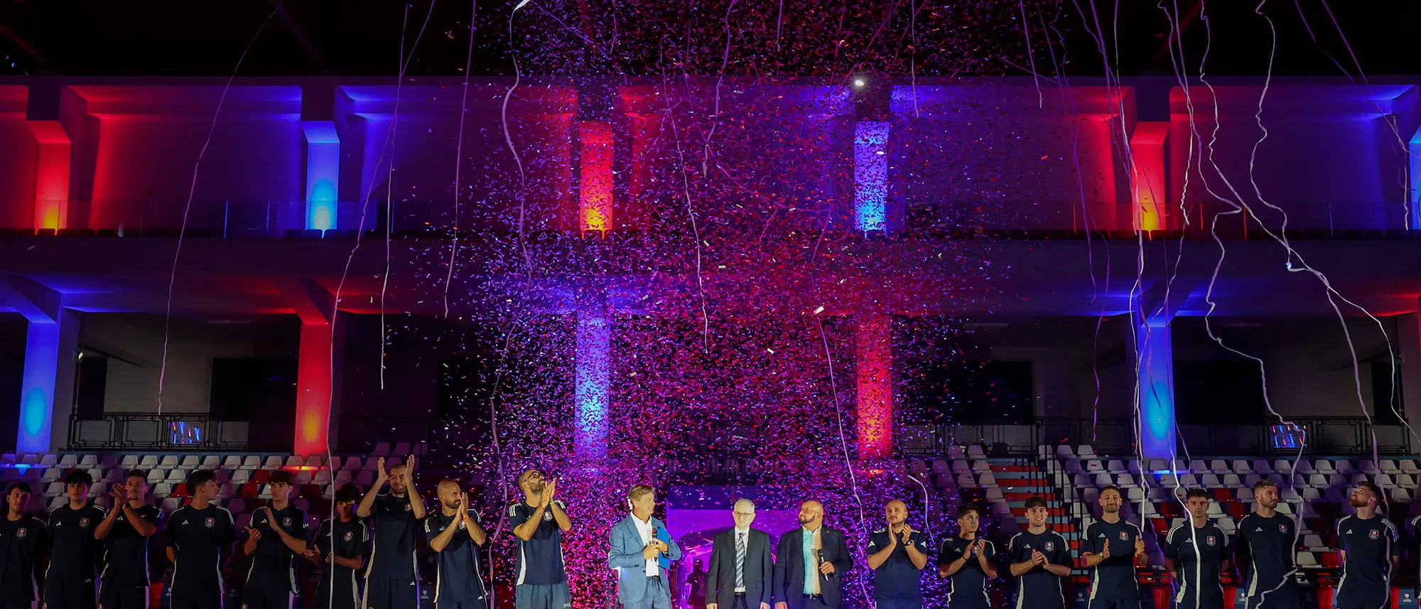 Pirossigeno Cosenza, successo per la notte\u00A0rossoblù: futsal e basket in passerella davanti a oltre 500 persone\n