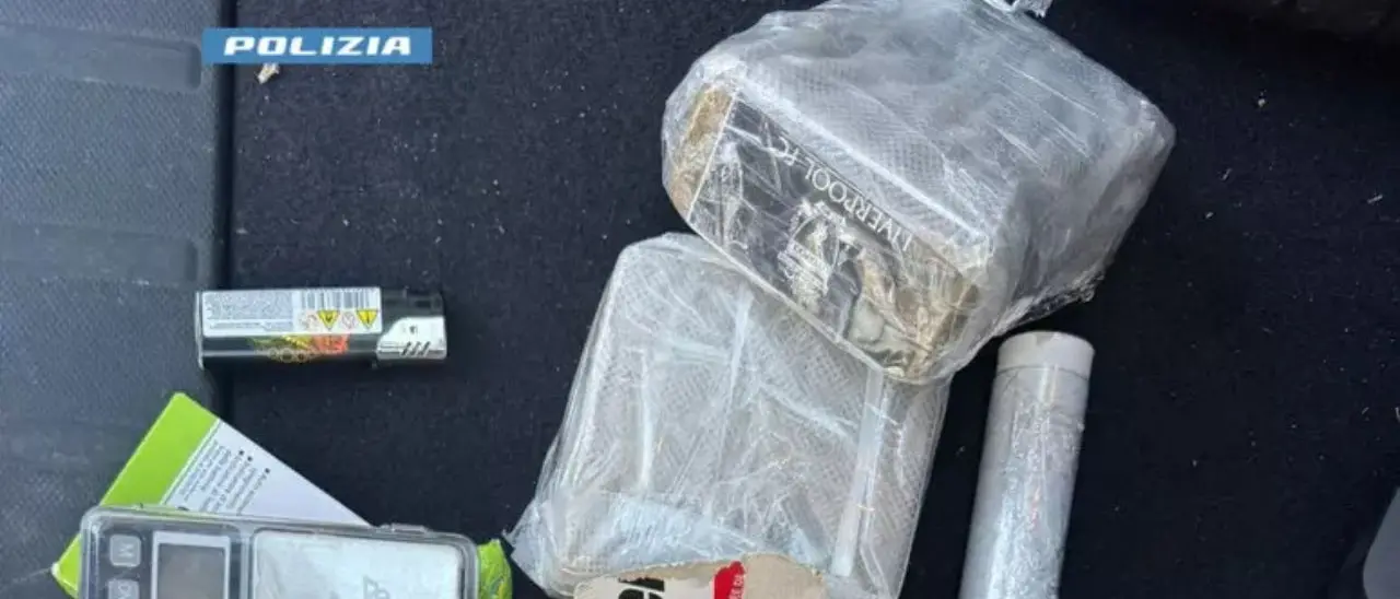 Scalea,\u00A0nascondeva in casa un chilo di hashish e cocaina: arrestato