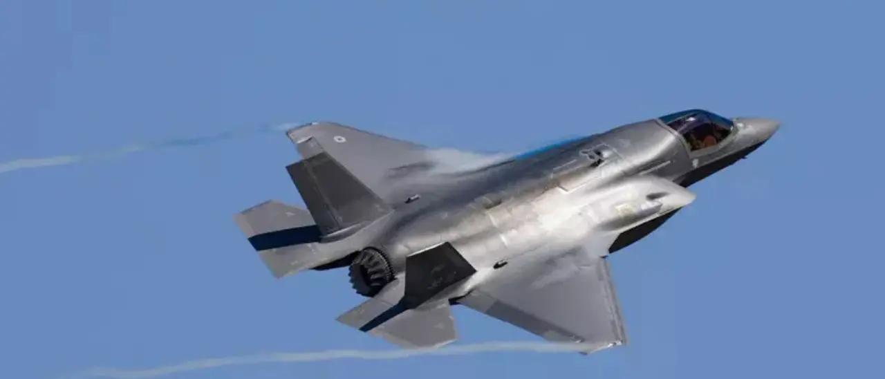 Ucraina, tre jet russi violano lo spazio aereo estone: respinti da F-35 italiani