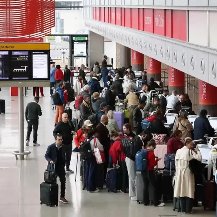 Cyber-attacco contro gli aeroporti europei: Bruxelles, Berlino e Londra si sono fermati. È un nuovo modello di guerra?\n