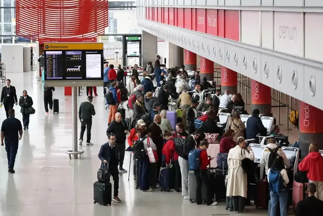 Cyber-attacco contro gli aeroporti europei: Bruxelles, Berlino e Londra si sono fermati. È un nuovo modello di guerra?\n