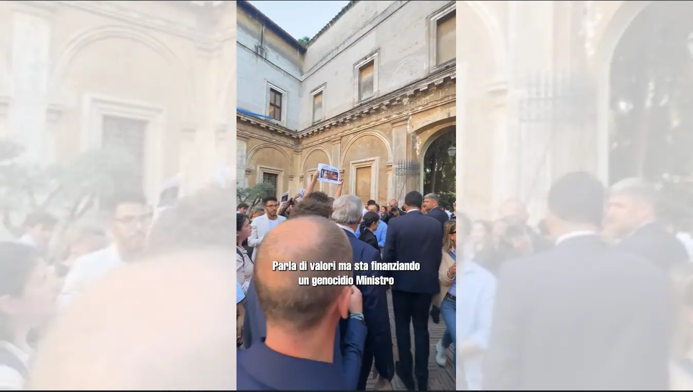 Contestazione a Tajani: quando il diritto al dissenso diventa un problema politico e sociale\n